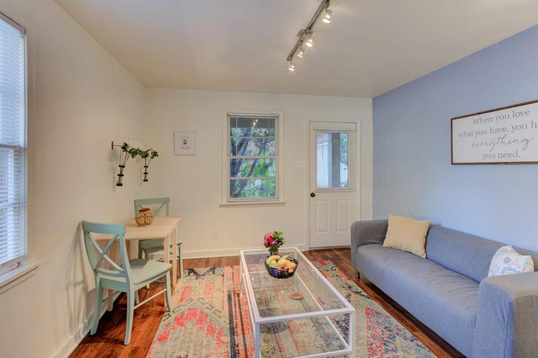 Photo of Livingroom in Midtown