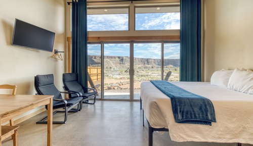 Premium Cabin, Mountain View