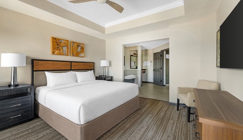 2 BEDROOM LAKE VIEW 1 KING 1 QUEEN SUITE