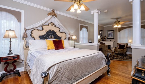 The Majestic Suite, Fireplace and Double person Jacuzzi
