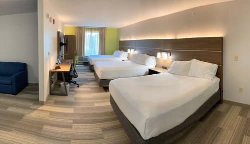 Standard Room, 2 Queen Beds (Sofa)