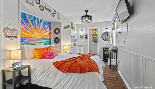 Double Room, Hill View