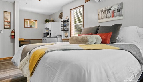 Double Room, Hill View
