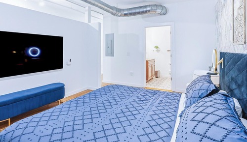 Signature Loft, 1 King Bed with Sofa bed, Non Smoking, 307