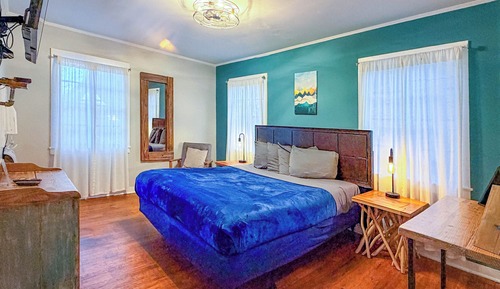 Standard Cabin, 1 King Bed, Non Smoking, Kitchen