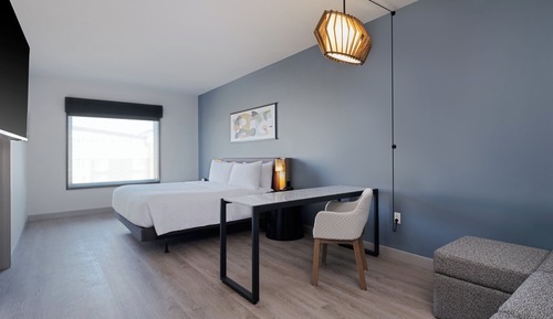 Studio Suite, 1 King Bed, Accessible Bathtub (Mobility Accessible)