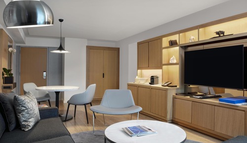 Luxury Suite, 1 King Bed, Corner