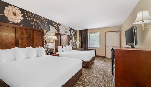 Standard Room, 2 Queen Beds, Non Smoking
