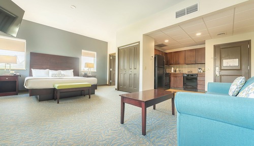 Deluxe Suite
