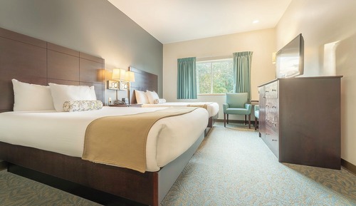 Deluxe with 2 Queen Beds