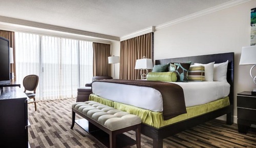 Standard Room, 1 King Bed