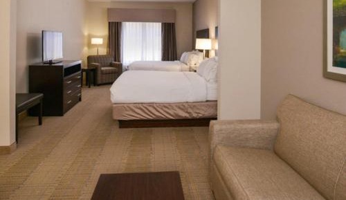 Queen Suite with Two Queen Beds and Sofa Bed