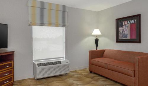 King Room with Sofa Bed and Study - Non-Smoking