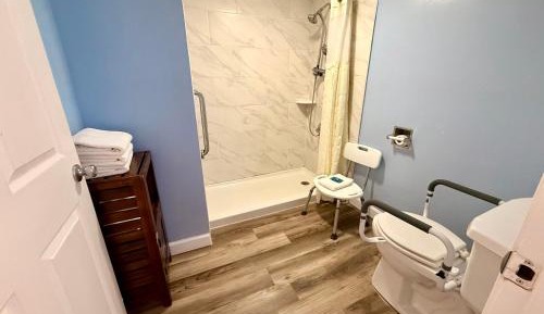 1 Queen Bed Accessible Non-Smoking