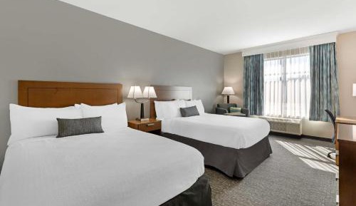 Queen Room with Two Queen Beds and Bath Tub - Disability Access/Non-Smoking 