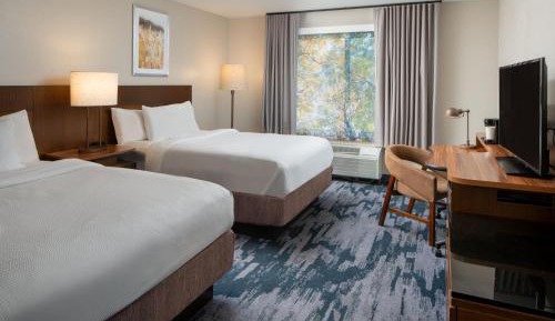 Queen Room with Two Queen Beds - Hearing Accessible