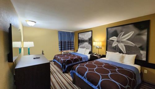 Queen Room with Two Queen Beds - Non-Smoking