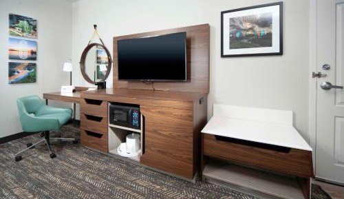 King Room with King Bed - Non-Smoking