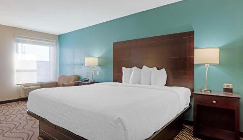 King Room with Bath Tub - Disability Access/Non-Smoking 