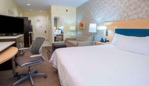Premium King Studio Suite - Non-Smoking