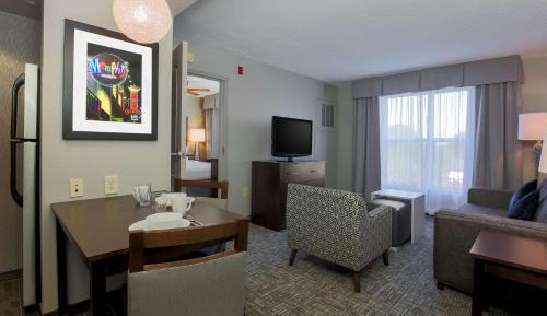 One-Bedroom King Suite - Non-Smoking