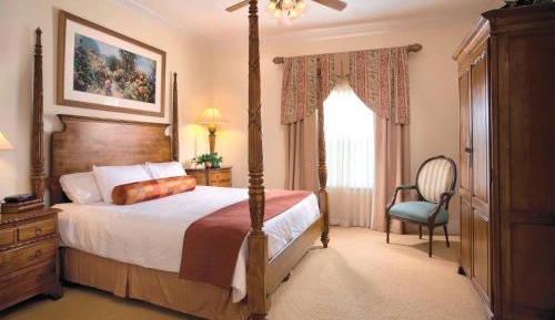 One-Bedroom King Suite