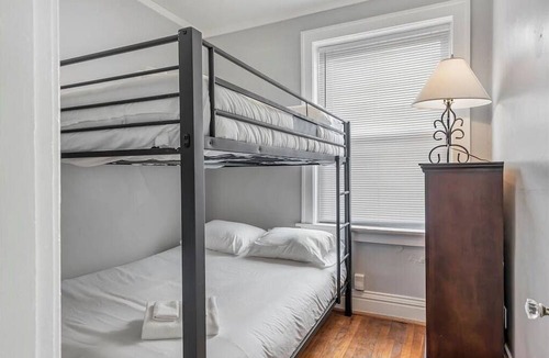 Southwest Garden House | Cozy, Beautiful, First Floor Unit in Tower Grove STL 1W