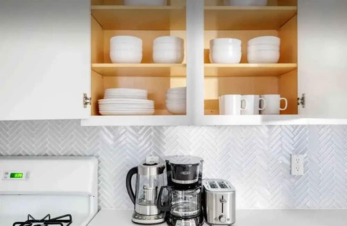 Union City Apartment | 3 Apts in 1! Modern 8 BR NYC 15 min
