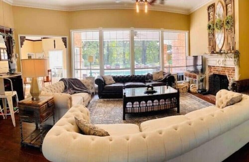 Brookston House | Beautiful Resort Home Central to Casino and Paris!