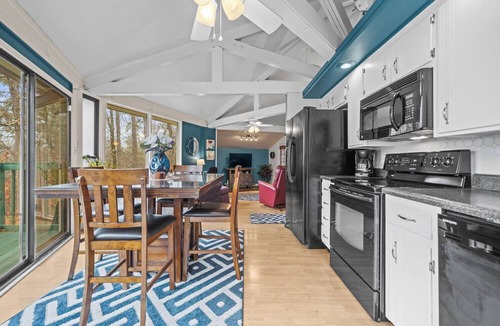 Jones Mills House | Octagon Hilltop Home Hot Springs