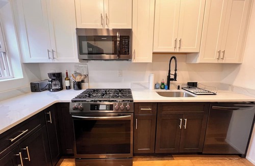 Historic Downtown House | 5BR Jersey City Home – Perfect for World Cup Groups! Walk to the PATH train.