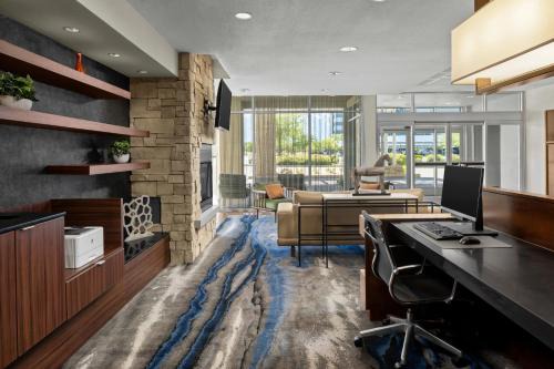 Fairfield Inn 